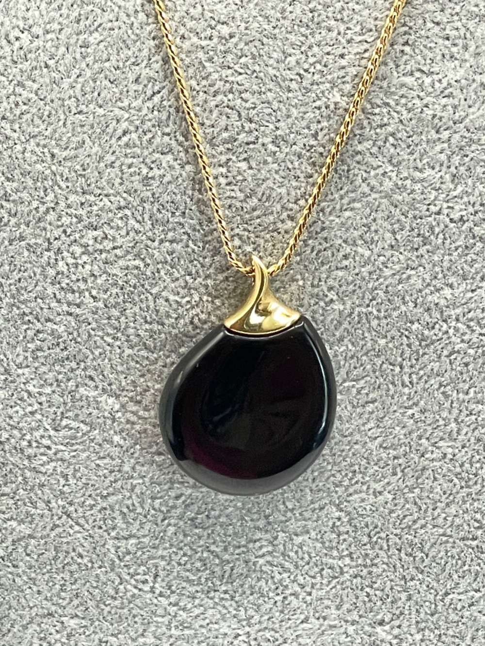 Vintage Crown Trifari Black Lucite Teardrop Pendant Necklace Rare Shape